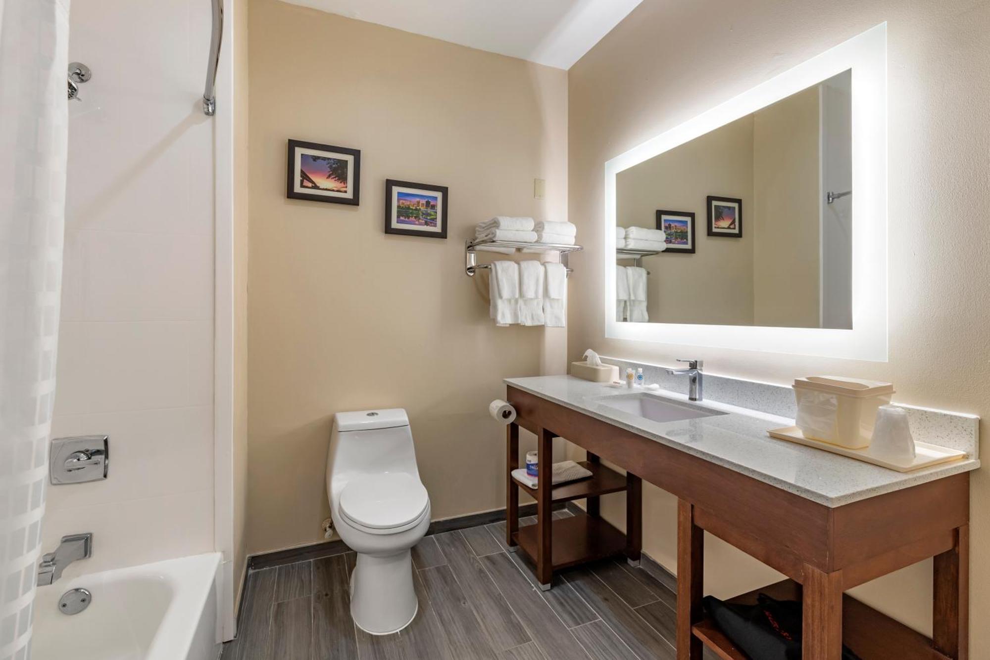 Comfort Suites West Memphis I-40 I-55 Номер фото